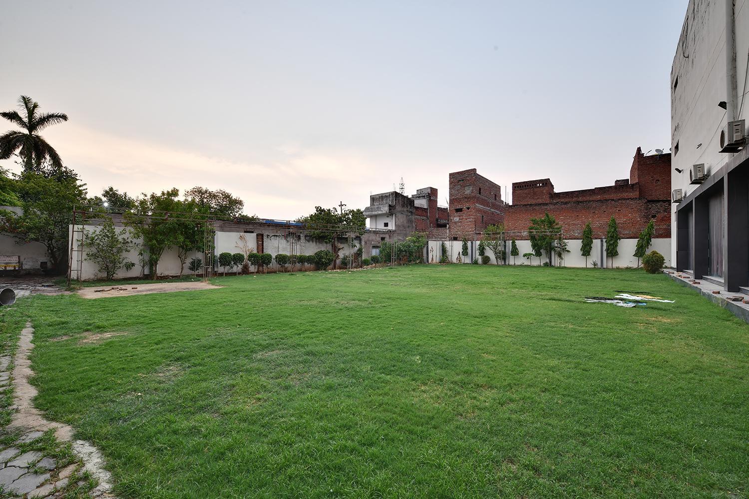 Genx Mirzapur Hotel Exterior photo